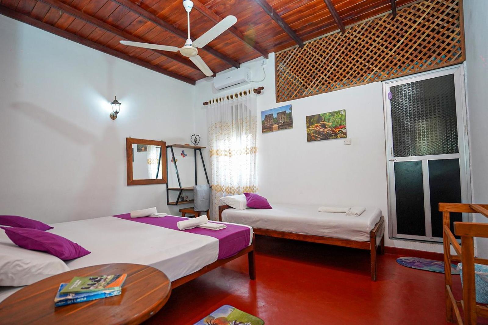 4Ty Two Homestay Galle Ngoại thất bức ảnh