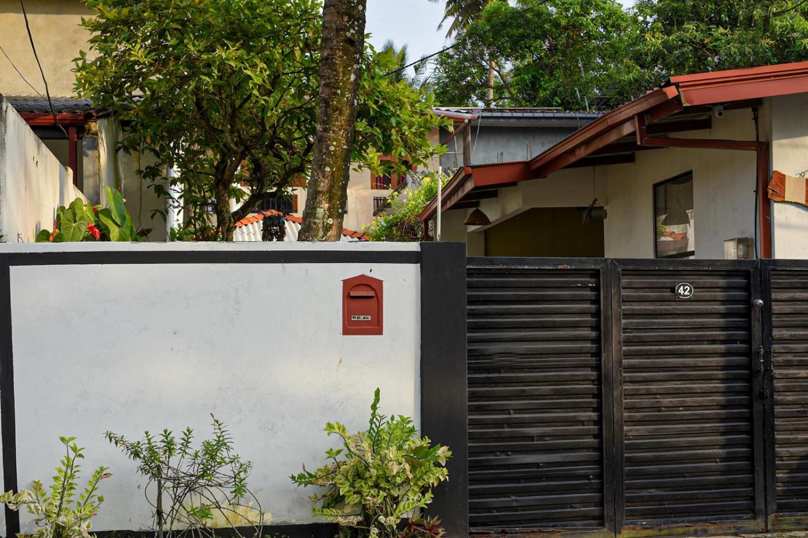 4Ty Two Homestay Galle Ngoại thất bức ảnh