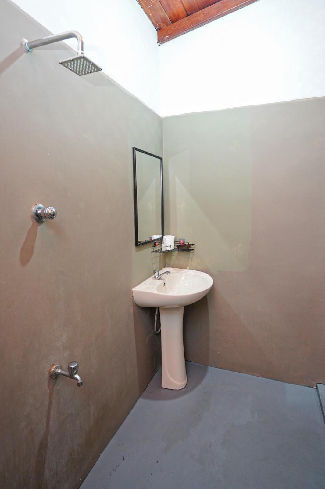 4Ty Two Homestay Galle Ngoại thất bức ảnh