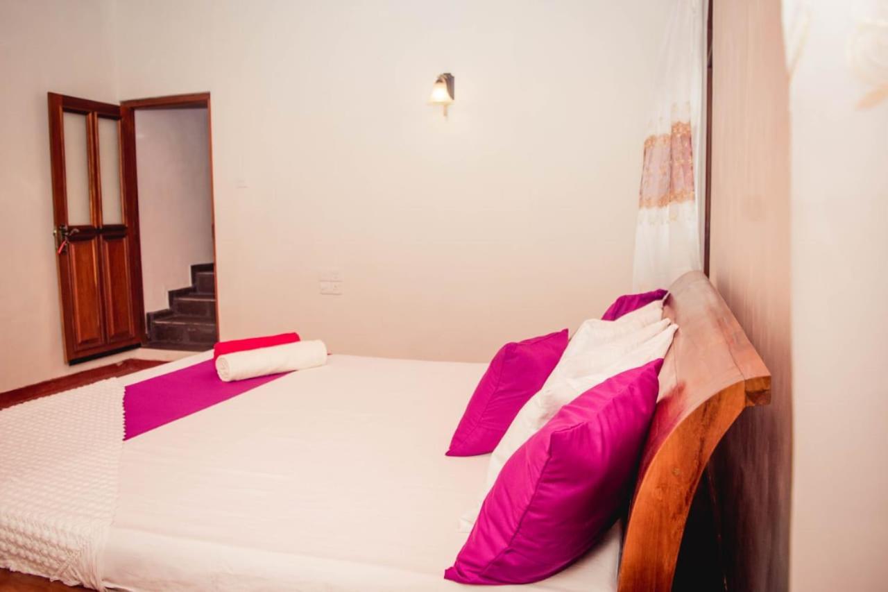 4Ty Two Homestay Galle Ngoại thất bức ảnh